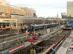 Rc6 1383 bei der Ausfahrt aus  Stockholm Central. Gesehen von der Klarastrandsleben am 19. Juni 2016.