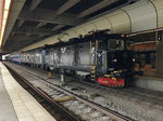 Rc6 1387 bei der Einfahrt in  Stockholm Central am 21. Juni 2016. 