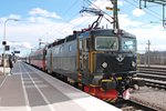 SJ Rc6 1400 am 02.06.2015 nach dem Umsetzten von Natttåget 93 (Narvik - Stockholm C) im neuen Bahnhof von Kiruna.