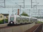 Ein Regionalzug verlsst den Bahnhof Treboda in Richtung Gteborg am 18.7.2011