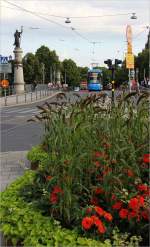 Planbetrieb Djurgardslinjen - Tw 1 auf der Djurgardsbrcke.