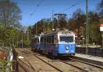 Mit dem führenden Tw 304 erreicht ein Zug der Nockebybahn Mitte Mai 1988 die Station Alleparken.