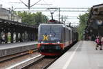 Am 10.07.2017 durchfahren zwei ES64F4 von Hectorrail den Bahnhof Lund C mit einem Güterzug in Richtung Göteborg.