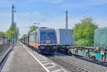 Am 29.04.2018 kam 241.011  C-3PO  mit einem Papierzug in Richtung Padborg durch Buggingen.