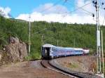 Rc6 mit Personenzug Narvik - Lulea hat am 01.09.2007 die Bedarfshaltestelle Ssterbekk verlassen.