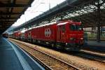 Lsch- und Rettungszug (LRZ)  Lausanne  der SBB hat einen liegengebliebenen IR am 29.05.2012 in den Bahnhof Lausanne geschleppt.