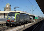 BLS/SBB: Vectron 193 405 von BLS CARGO vor Containerzug in Basel Badischer Bahnhof verewigt am 6.