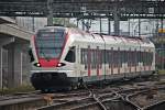 RABe 521 010 am 25.10.2014 bei der Einfahrt als S6 (Zell im Wiesental - Basel SBB) in den Endbahnhof, um in Kürze wieder zurück nach Zell zu fahren.