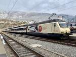 SBB Re 460 019 mit der Werbung 175 Jahre Schweizer Bahnen am 2.4.22 im Bahnhof Brig.