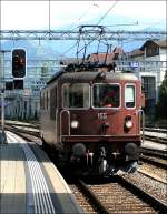 BLS Lok Re 425 165 durchquert den Bahnhof von Spiez am 06.08.07.