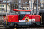 Die Ee 922 003 in ihrem neuen Werbekleid für Login. Aufgenommen in Bern HB am 27.1.2024. 