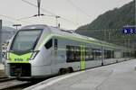 Der RABe 528 117  Brig-Glis  der am 8.4.24 den Bahnhof Brig in Richtung Domodossola verlässt.