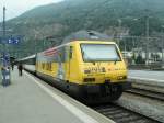 E-Lok 460 028-4 als Schublok fr den Personenzug in Richtung Spiez am Morgen des 07.08.2007 um 8 Uhr 45 im Bahnhof Brig.