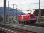 Ab zur Pause in den Gterbahnhof, bevor der Schweizer EM - Taurus den nchsten Gterzug in sein eisenbahnisches Heimatland sterreich fhrt.
Buchs SG 29.04.08