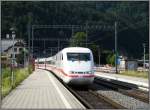 Einfahrt eines ICE 1 in den Bahnhof Interlaken West am 22.07.2010.