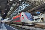 Der TGV Lyria Rame 4718 wartet in Lausanne auf die Abfahrt (9:45) als TGV 9768 (via Genève).  Die UIC Nummer des 2012 von Alstom gebauten Triebkopfes lautet: 93 87 03 10035-5 F-SNCF. 

7. Dezember 2023