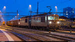 BLS Re 4/4 192 und 175 warten am 10. Februar 2021 mit einem Stahlzug Gerlafingen - Domodossola in Solothurn auf die Weiterfahrt.