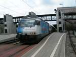 Lok 460 020-1 verlsst am 03.08.07 gegen 14 Uhr 45 den Bahnhof Spiez in Richtung Interlaken.