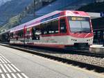 Der Gelenksteuerwagen ABt 2132 der MGB wartet auf den Zug richtung Zermatt, am 15.7.17 in Visp.