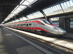 Ein ETR 610 von TRENITALIA aufgenommen am 22.7.17 in Zürich HB. Die Züge sind 7-teilig , haben max.5500kW und fahren 250km/h Spitze. Hersteller ist Alstom Diese Züge werden auch auf der Lötschbergstrecke und der  Gotthartroute eingesetzt, meist im Italienverkehr.