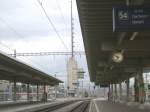 Zrcher Zentralstellwerk gesehen vom Gleis 54, dem S-Bahnhofteil auf dem ehemaligen Gelnde der Sihlpost. Die Geleise 51-54 sind nur mit einem 300m langen Fussmarsch von der Haupthalle aus erreichbar. (03.10.2006)