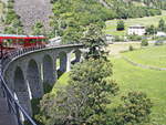 Fahrt auf der 360 Grad Kehre auf der Berninalinie bei Brusio am 30.