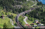 Kreuzung zwischen EC 15 Zürich HB - Milano Centrale geführt mit einem Trenitalia ETR 610 und dem mit einem ETR 610 der SBB geführten EC 12 Milano Centrale - Zürich HB. Die Züge begegneten sich am 21. Mai 2016 zu meiner Freude gerade auf der mittleren Meienreussbrücke in Wassen.