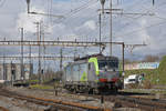 Siemens Vectron 475 411-5 durchfährt solo den Bahnhof Pratteln. Die Aufnahme stammt vom 09.03.2020.