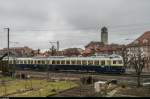 Der BCFe 4/6 736 der BLS-Stiftung macht selbst bei Regen eine gute Figur. Hier am Morgen des 14. Februar 2016 zwischen Bern-Fischermätteli und Bern-Weissenbühl. Im Hintergrund die Friedenskirche.