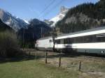 ...stiess die Re 460 107 den IC zustzlich noch. Aufgenomen zwischen Kandersteg und dem Ltschbergtunnel-Portal.