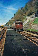 Die BLS Doppellokomotiven Ae 8/8 zogen nicht nur schwere Gterzge ber die Ltschbergbahn, sondern auch Reisezge.