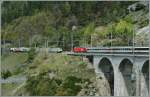 Heute gab es erfreulich viel Verkehr auf der 100 jhrigen BLS Bergstrecke, Grund war ein gesetzliche vorgeschrieben Sicherheitsbung im Basistunnel. 
Luogelkinn Viadukt, den 4. Mai 2013