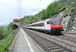 Rettungsbung im Ltschbergbasistunnel, Umleitung der IC's ber die alte Bergstrecke: EXT 30069 bei Durchfahrt in Ausserberg.