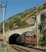 100 Jahre BLS: die BLS Ae 4/4 251 verlsst mir ihrem Pendelzug Goppenstein - Brig den Schluchi-Tunnel. 
7. Sept. 2013