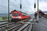 RBDe 566 221-8, B 50 38 29-34 555-5 und ABt 50 38 38-33 921-9 als Regio 6028 in Brenzikofen, 09.12.2014.