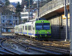 BLS - Einfahrender Regio in den Bahnhof Bern an der Spitze der Triebwagen RBDe 4/4 566 231-7  am 30.12.2021