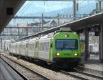 Ein Regio nach Zweisimmen verlsst den Bahnhof von Spiez am 29.07.08 geschoben von Lok 507.