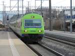 bls - RE von Luzern nach Bern bei der durchfahrt im Bahnhof Gmligen mit dem Steuerwagen Bt 50 85 80-35 994-3 an der Front am 31.12.2012