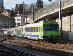 BLS - Einfahrender Regio an der Spitze der Steuerwagen ABt 50 85 80-35 961-2 im Bahnhof Bern am 24.12.2015