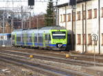 BLS - Triebzug RABe 525 020-4 bei Rangierfahrt im Bahnhof Burgdorf am 20.11.2016