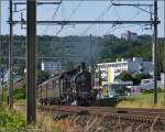 berraschend hat sich ein Detail ins Bild geschlichen, das unsere sterreichischen Freunde interessieren drfte. Die Habsburg thront bei Bad Schinznach ber den Dingen, wo B 3/4 1367 des Weges gen Olten ist. Mai 2015.