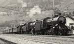 SBB Historic / Eurovapor: Doppeltraktion Elefanten am Gotthard 
SBB Historic / Eurovapor C 5/6 Nr. 2969/2978 und SBB Historic B 3/4 Nr. 1364 im Bahnhof Airolo. Die Dreifachtraktion von Dampfloks übernahmen die Spitze des Dampfzuges bis nach Faido...  
Samstag, 21. Oktober 2017