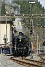 Die so friedlich vor sich hinrauchende SBB Historic C 5/6 2976 verdeckt galt den zweiten Elefanten, die Sulgner C 5/6 2969.