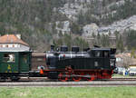 DAMPFER VAL-DE-TRAVERS/VVT.
Mit einem für die Öffentlichkeit zugänglichen Testzug wurde am 24. April 2021 die diesjährige Saison eröffnet. Im Einsatz standen die E 3/3 Krauss Maffei 16388, der B4ü 3924, der F4 18827 sowie der B4ü 3933. Befahren wurde der Streckenabschnitt St.-Sulpice NE - Noiraigue retour.
Foto: Walter Ruetsch