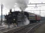 Dampfzug bei der OeBB mit den Dampfloks E 3/3  4 * SCHWYZ * und der Ed 2/4  35 sowie den OeBB Personenwagen WR 401 und As 413 im Bahnhofsareal von Oensingen bei Rangierarbeiten am 30.12.2007