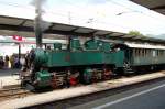 Noch wartet der Jubilums-Extrazug mit der Lok 196 auf seine Ausfahrt. Bhf. Olten SO am 17.6.2006