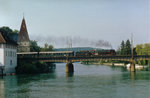  Mikado  Die ehemalige SNCF Mikado 141.R 1244 aus dem Jahre 1946 beim Passieren der Aarebrücke Solothurn im Sommer 1991.