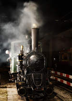 LETZTE DAMPFFAHRT DER HISTORISCHEN DAMPFLOK G 3/3 5  GEDEON THOMMEN 
vom 23. September 2018.
WALDENBURGERBAHN BLT/WB
Die Arbeiten für die letzte Inbetriebnahme hatten am frühen Morgen bei Nacht bereits um 04:00 h vor dem Lokschuppen in Waldenburg begonnen.
Foto: Walter Ruetsch