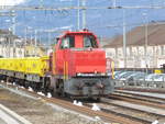 SBB - Bauzug mit der Am 841 038-3 im Bahnhof von Yverdon les Bains am 10.02.2018