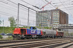 Am 843 066-2 durchfährt den Bahnhof Muttenz. die Aufnahme stammt vom 13.04.2017.